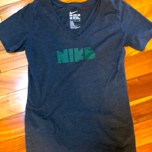 Nike short sleeve woman T shirt v neck grey